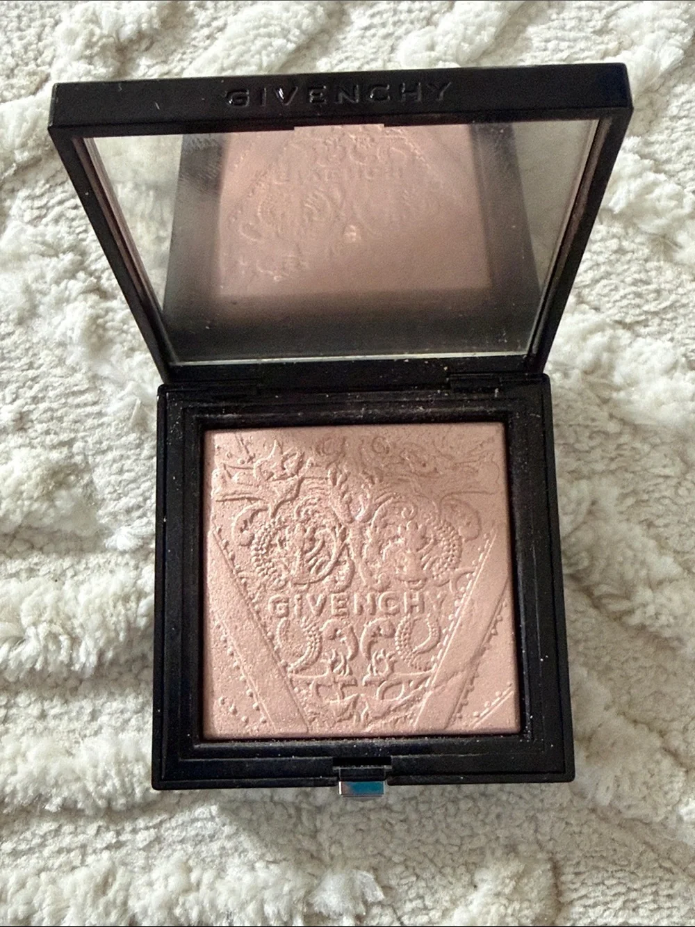 Givenchy Soft Pink Radiance Highlighter Compact - Picture 1 of 3